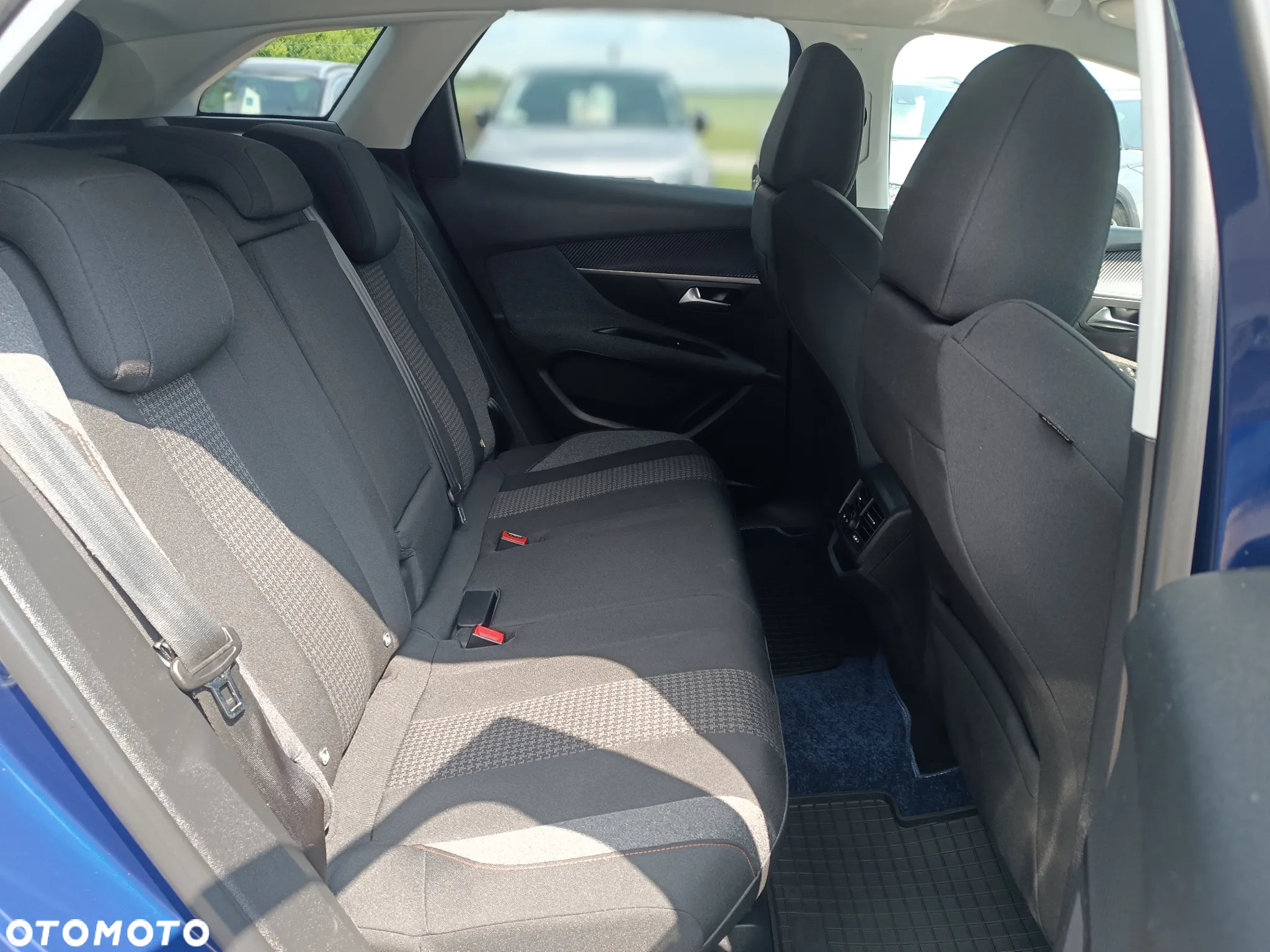 Peugeot 3008 1.2 PureTech Allure Pack S&S EAT8 - 17