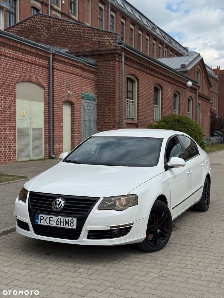 Volkswagen Passat 3.2 V6 FSI 4Mot Highline DSG - 1