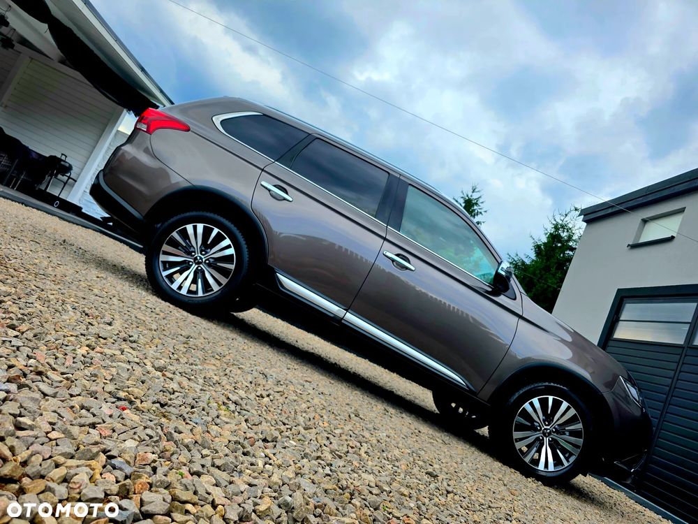 Mitsubishi Outlander 2.0 Instyle + 4WD CVT - 35