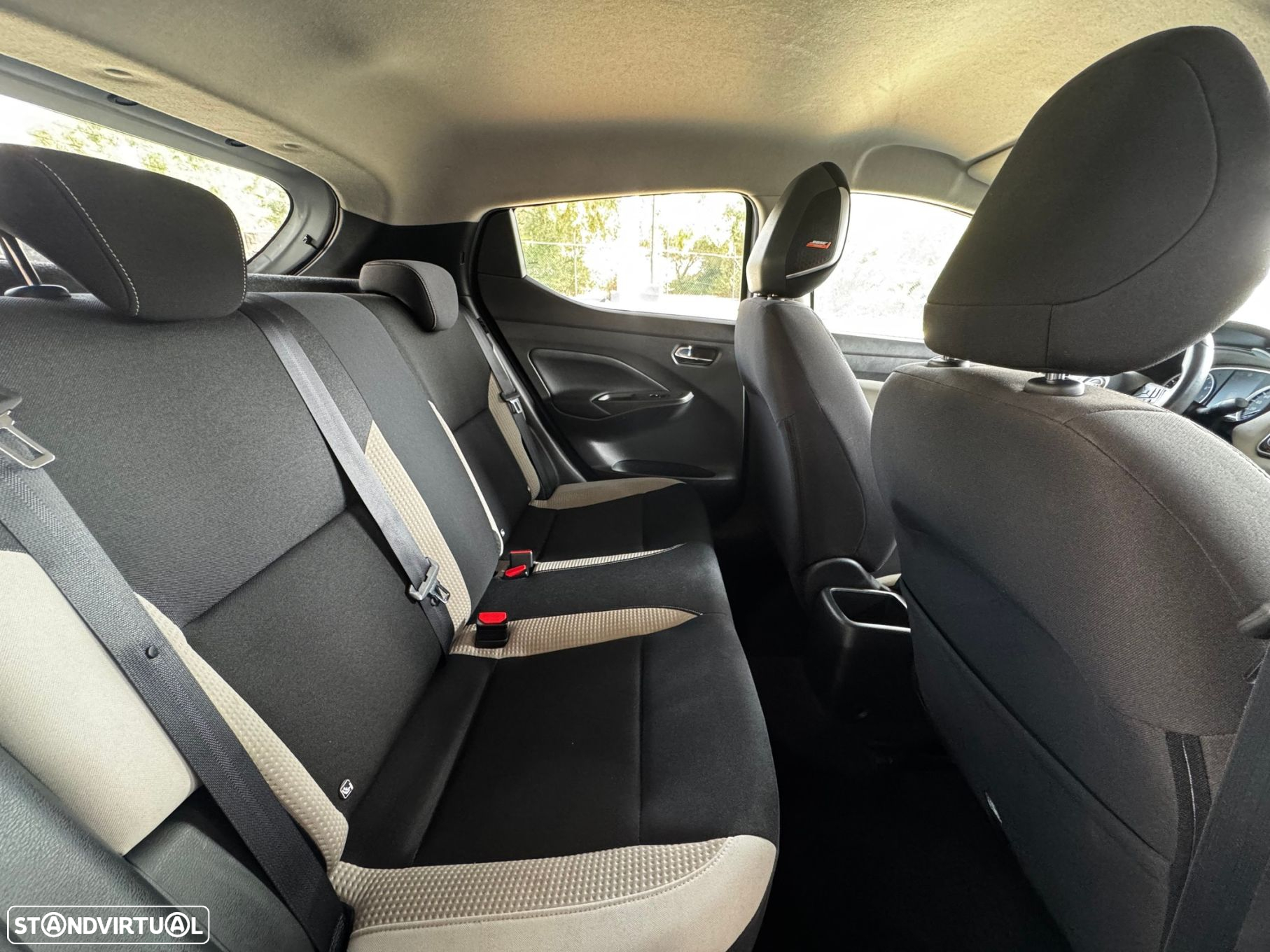 Nissan Micra 1.0 IG-T Tekna Plus - 10