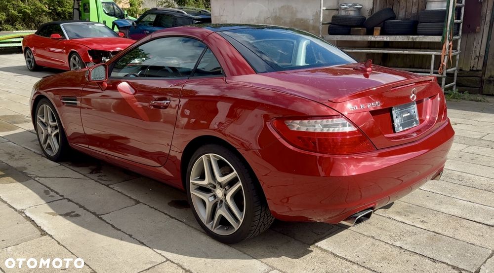 Mercedes-Benz SLK 250 CGI - 15