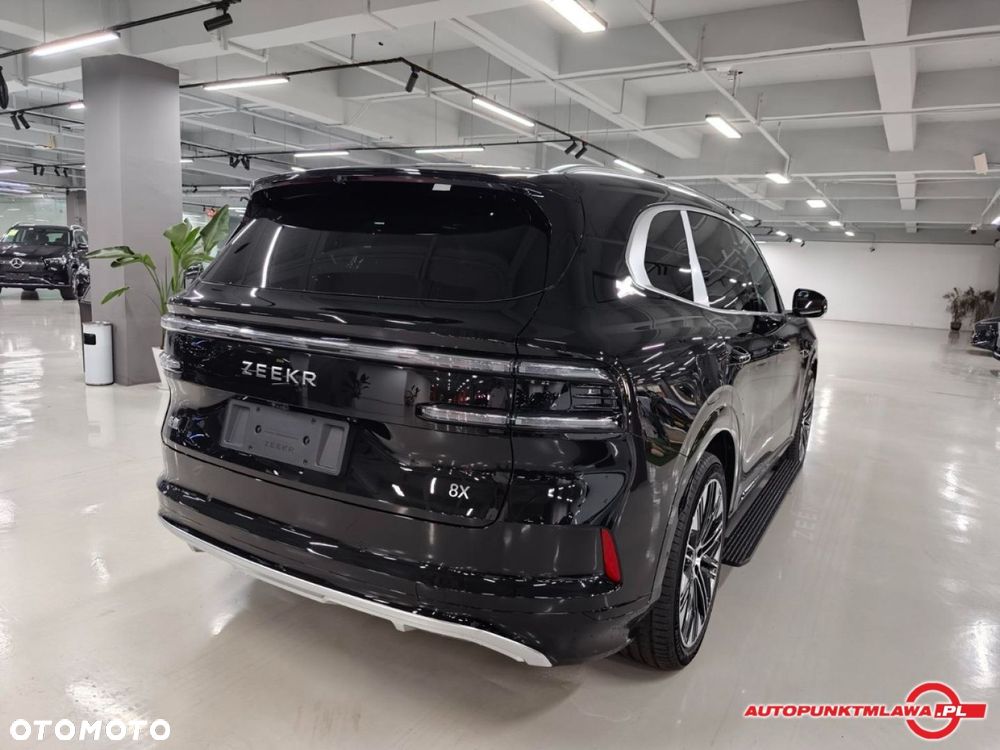ZEEKR 8X - 3