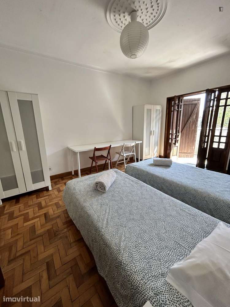 Quarto - localizado em Paranhos Porto - Grande imagem: 5/32