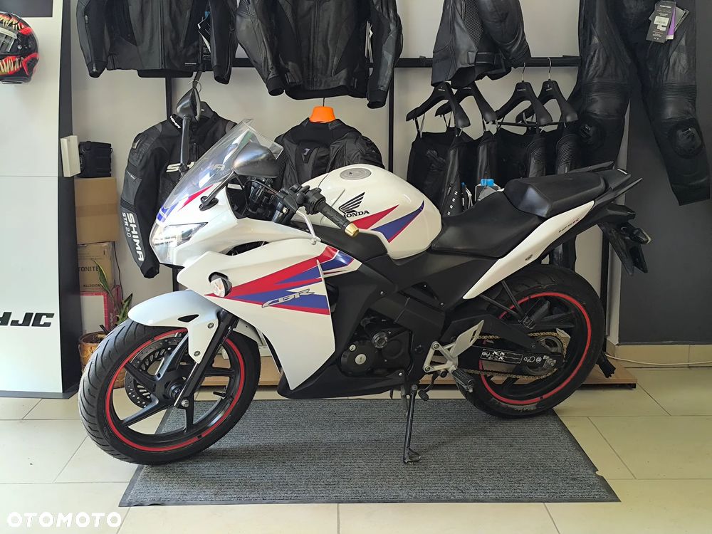 Honda CBR - 3