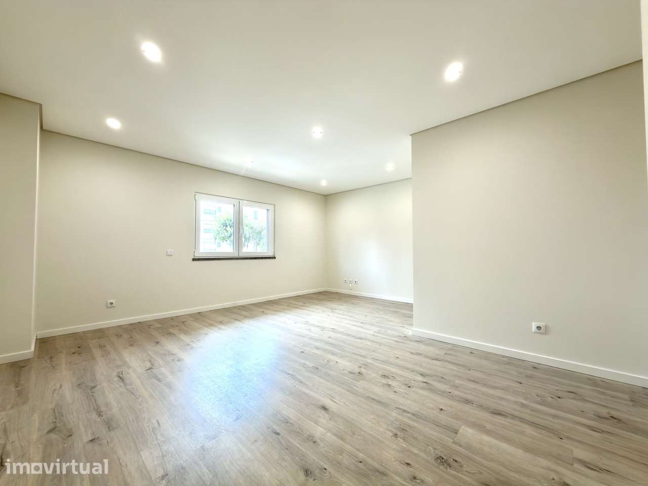Apartamento T2 com Garagem Box para 3 carros - Grande imagem: 5/19