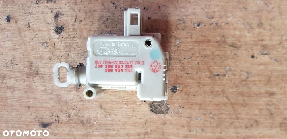 AUDI A4 B6 A6 C5 SIŁOWNIK KLAPY TYŁ 3B0862159 - 1