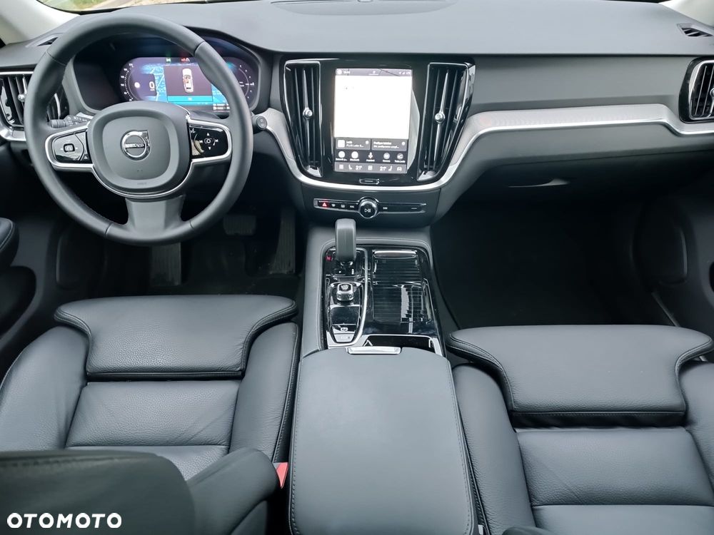 Volvo V60 T8 AWD Plug-In Hybrid Plus Dark - 17
