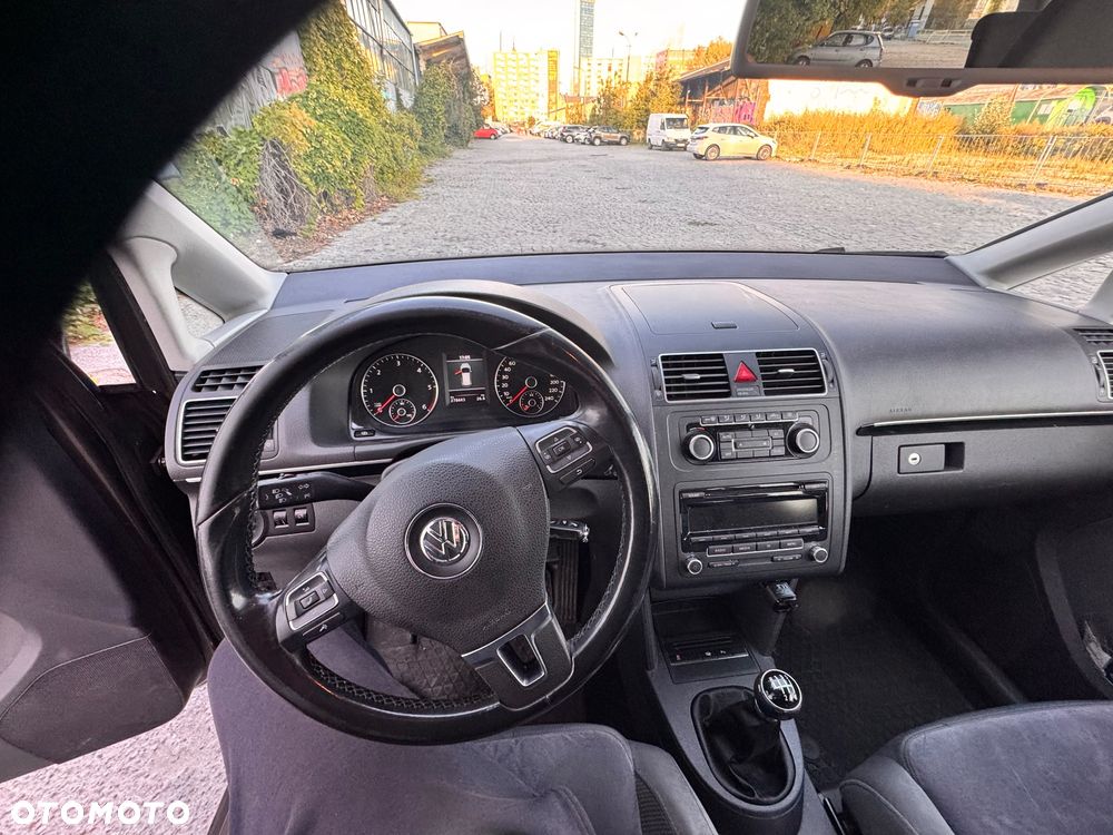 Volkswagen Touran 2.0 TDI DPF Highline - 8
