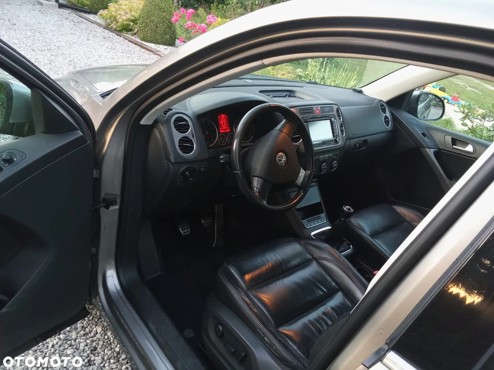 Volkswagen Tiguan - 12