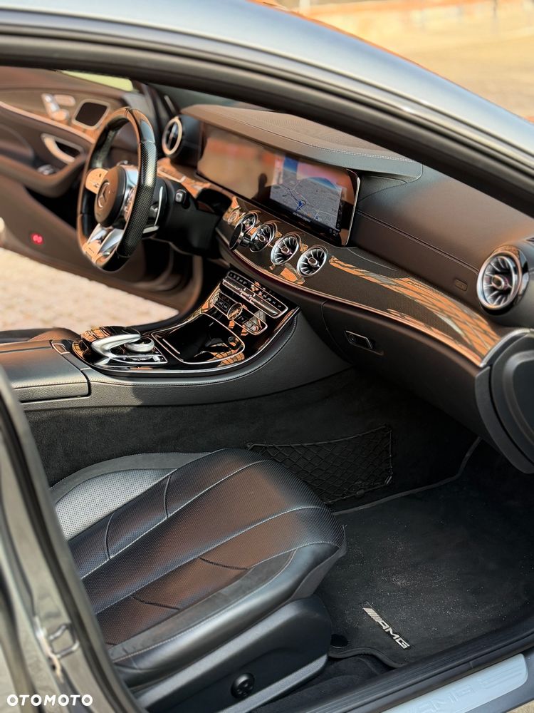 Mercedes-Benz CLS - 12