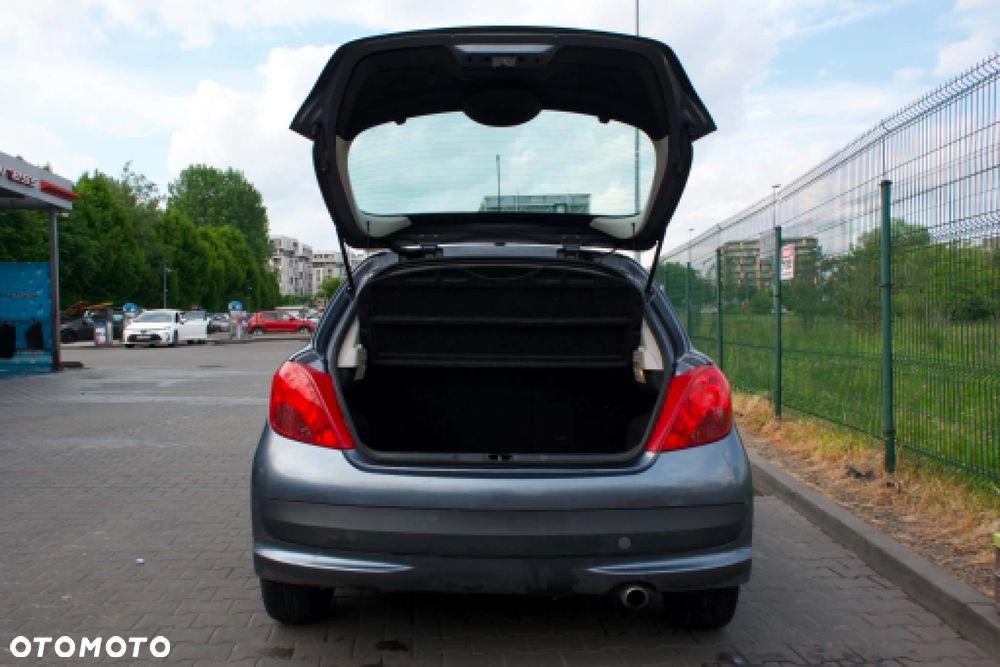 Peugeot 207 1.4 - 7