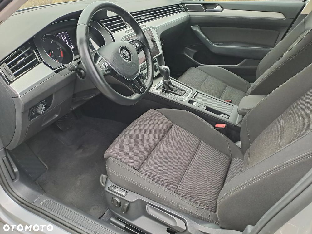 Volkswagen Passat Variant 2.0 TDI DSG (BlueMotion Technology) Comfortline - 19