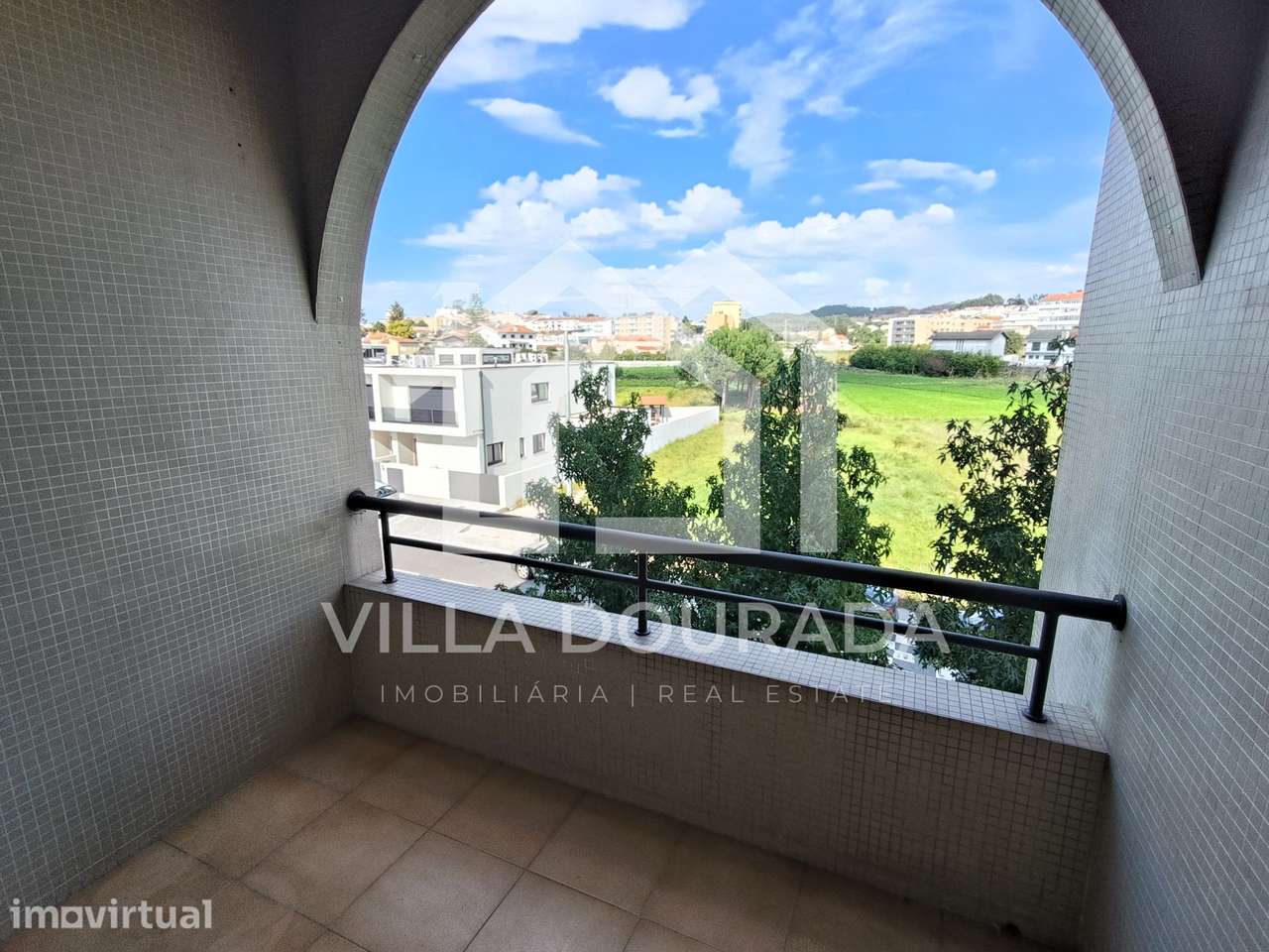 Apartamento T3 renovado em Rio Tinto, Gondomar, com garagem e lareira - Grande imagem: 4/18