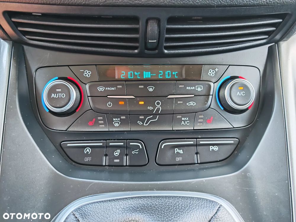 Ford Kuga 1.5 EcoBoost 2x4 Titanium - 8