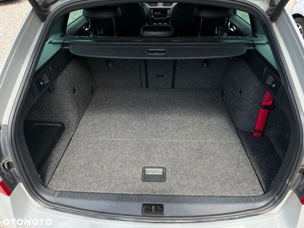 Skoda Octavia 2.0 TDI (Green tec) DSG RS - 31