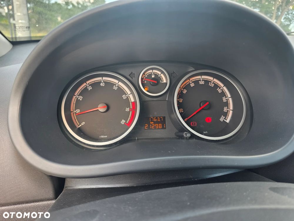 Opel Corsa 1.2 16V Cosmo - 9