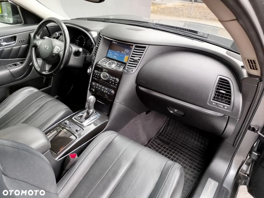 Infiniti QX70 3.7 S - 14