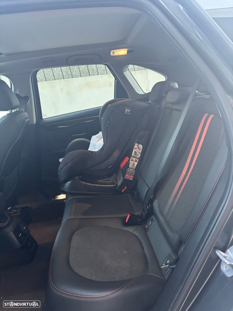BMW 214 Active Tourer d Pack M - 4
