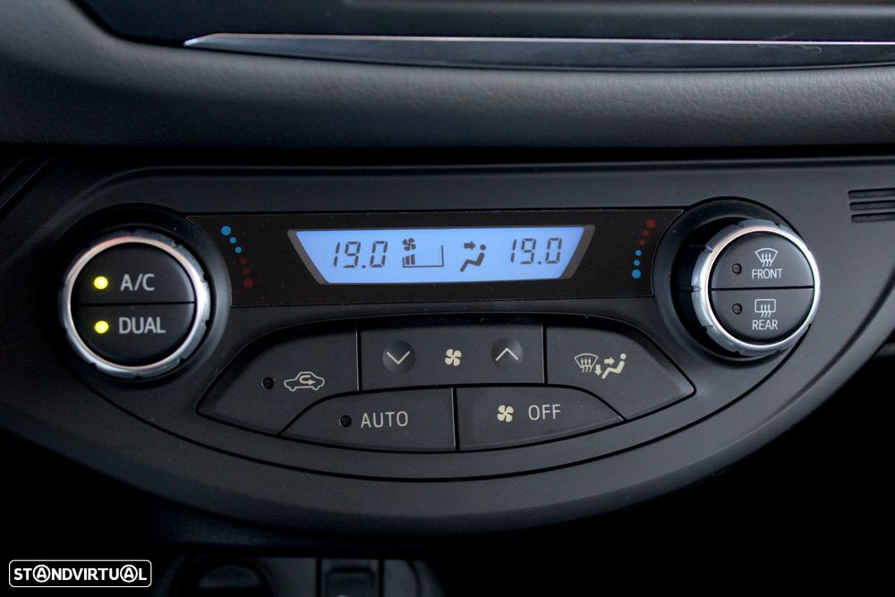 Toyota Yaris 1.5 HSD Comfort+P.Style - 22