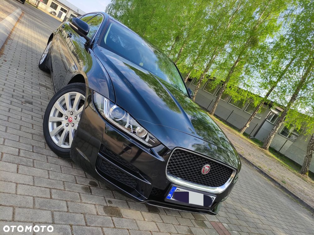 Jaguar XE 2.0 D Prestige - 22