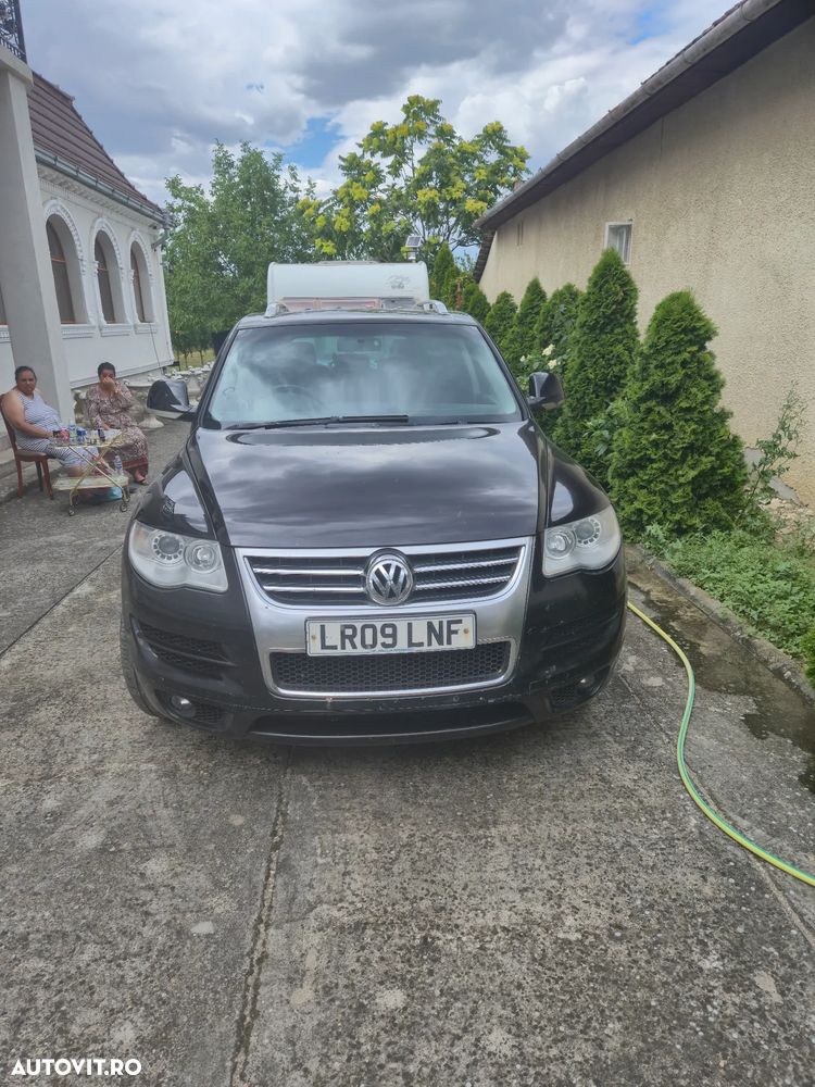 Volkswagen Touareg - 1