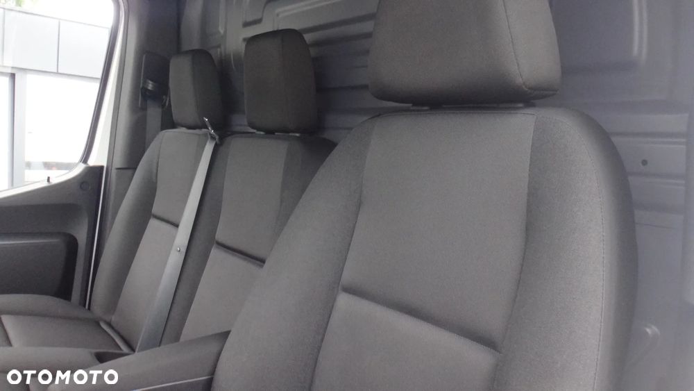 Mercedes-Benz Sprinter - 10