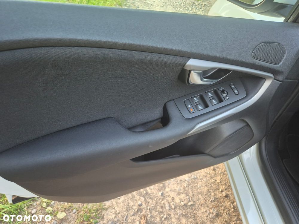 Volvo V40 D2 R-Design Momentum - 10