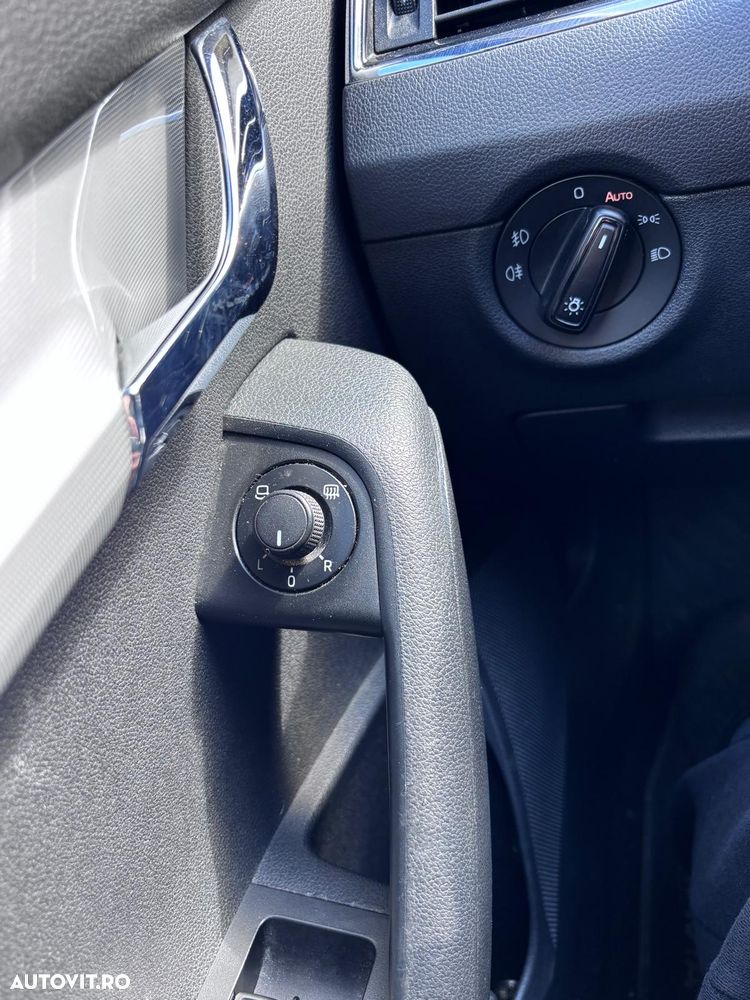 Skoda Octavia 1.6 TDI DSG Style - 10