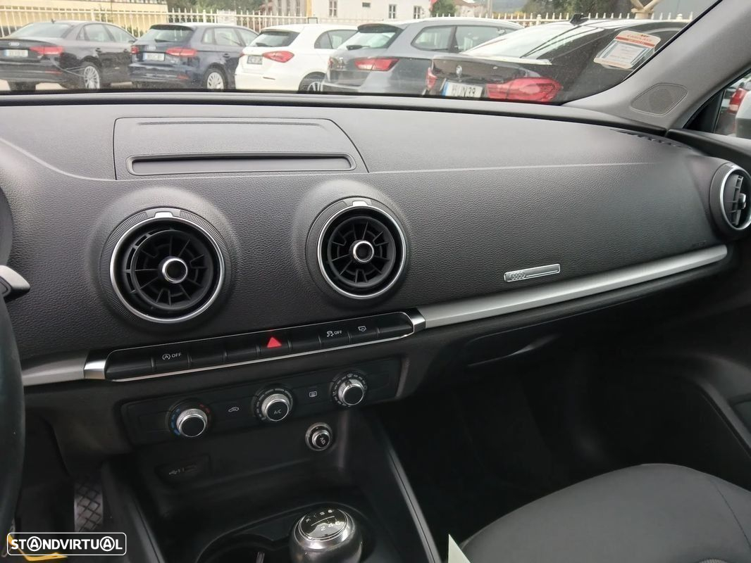 Audi A3 Limousine 30 TDI - 23