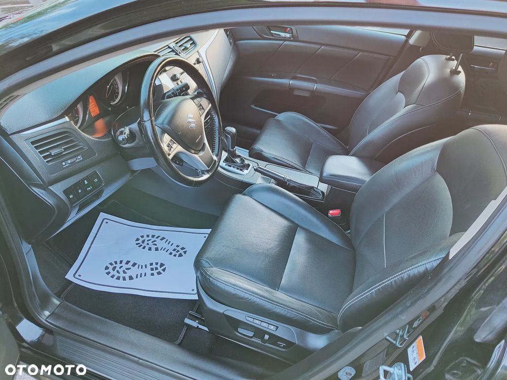 Suzuki Kizashi 2.4 4x4 CVT Sport - 11