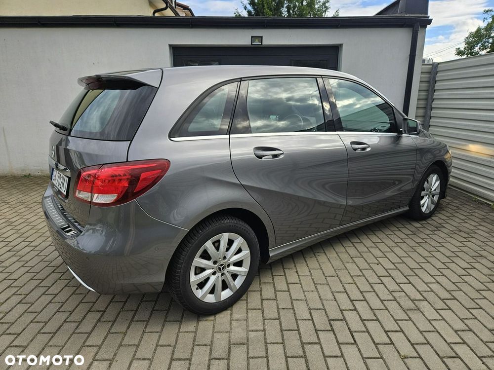 Mercedes-Benz Klasa B 180 7G-DCT Style - 17