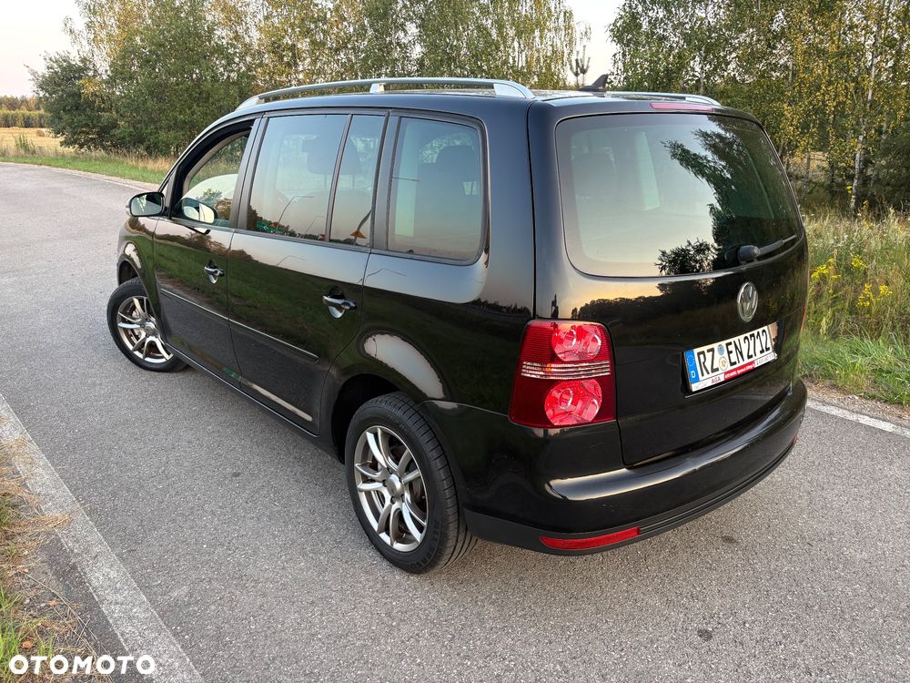 Volkswagen Touran - 15