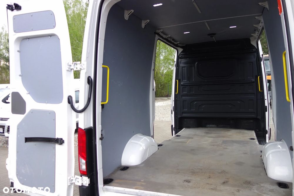 Volkswagen Crafter 2.0 tdi 177 KM L3H2 Klima Poduszki Webasto Kamera 2 x Drzwi Boczne - 11