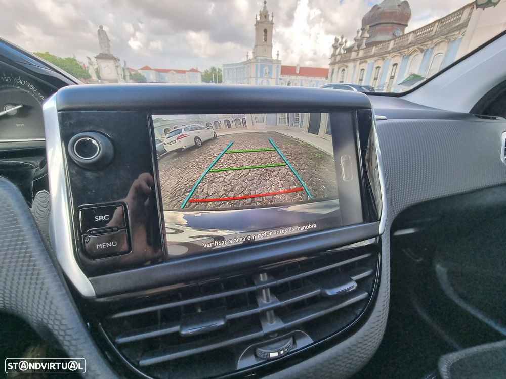 Peugeot 208 1.6 BlueHDi Style - 6