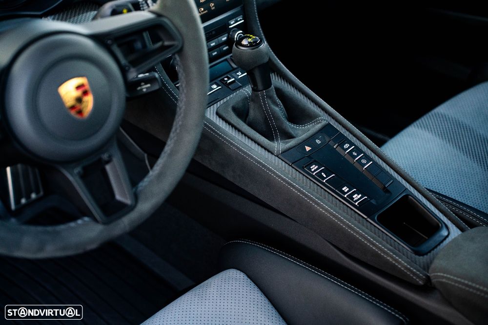 Porsche 718 Cayman GT4 RS - 41