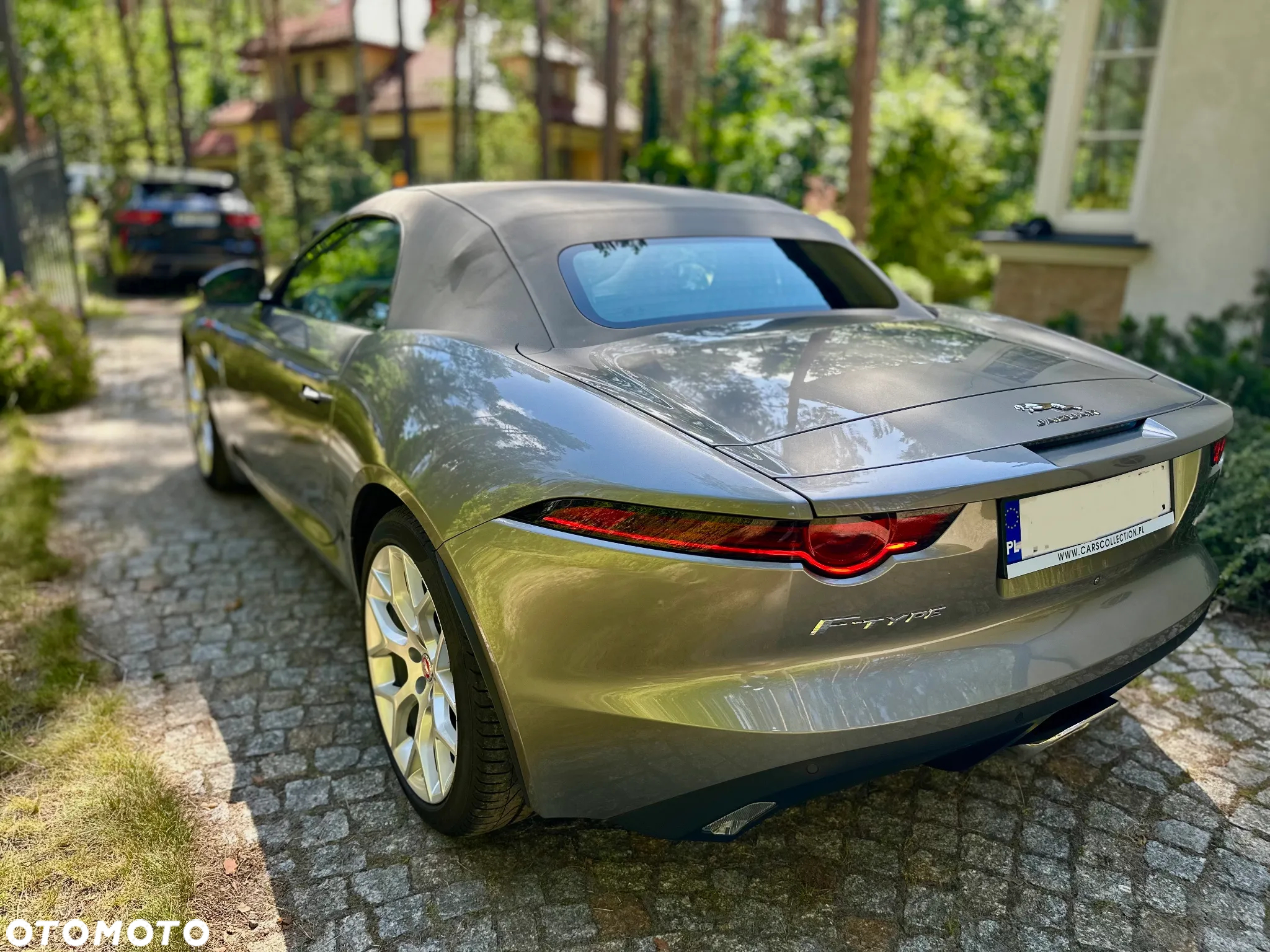 Jaguar F-Type 2.0 Turbo Chequered Flag - 12