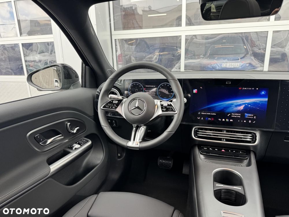 Mercedes-Benz GLB - 13