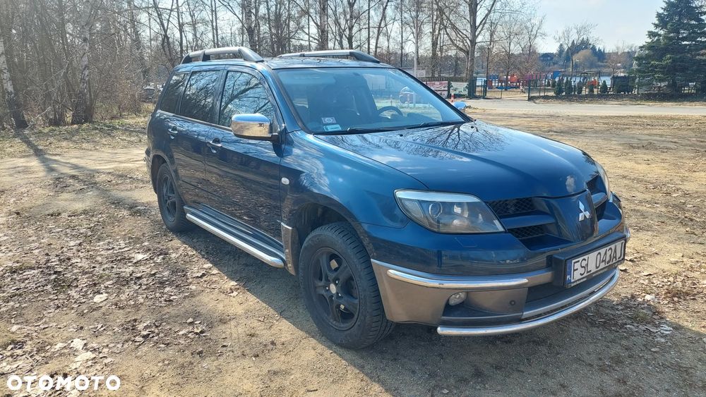 Mitsubishi Outlander - 1
