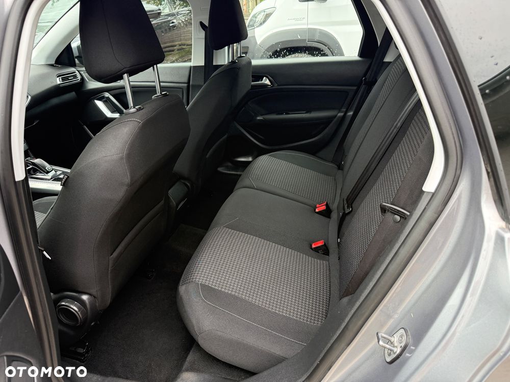 Peugeot 308 1.5 BlueHDi Active S&S EAT8 - 11