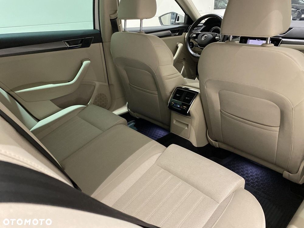 Skoda Superb 2.0 TDI SCR 4x4 Style DSG - 17