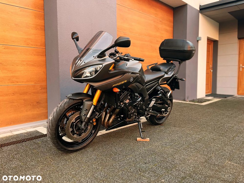 Yamaha FZ8 - 4
