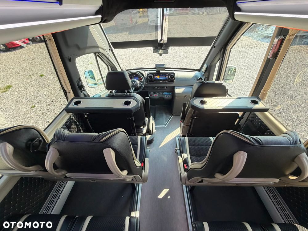 Mercedes-Benz Sprinter 519 - 22