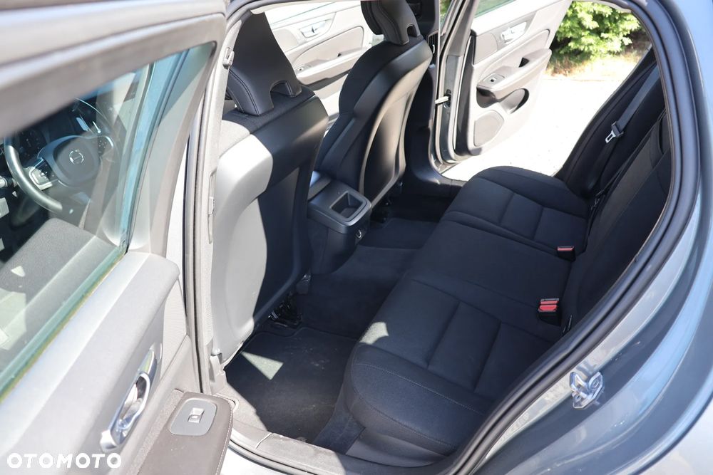 Volvo V60 D3 Momentum Pro - 13