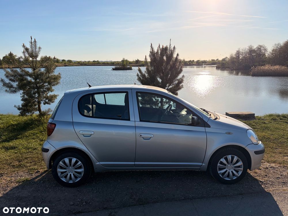 Toyota Yaris 1.0 Terra - 2
