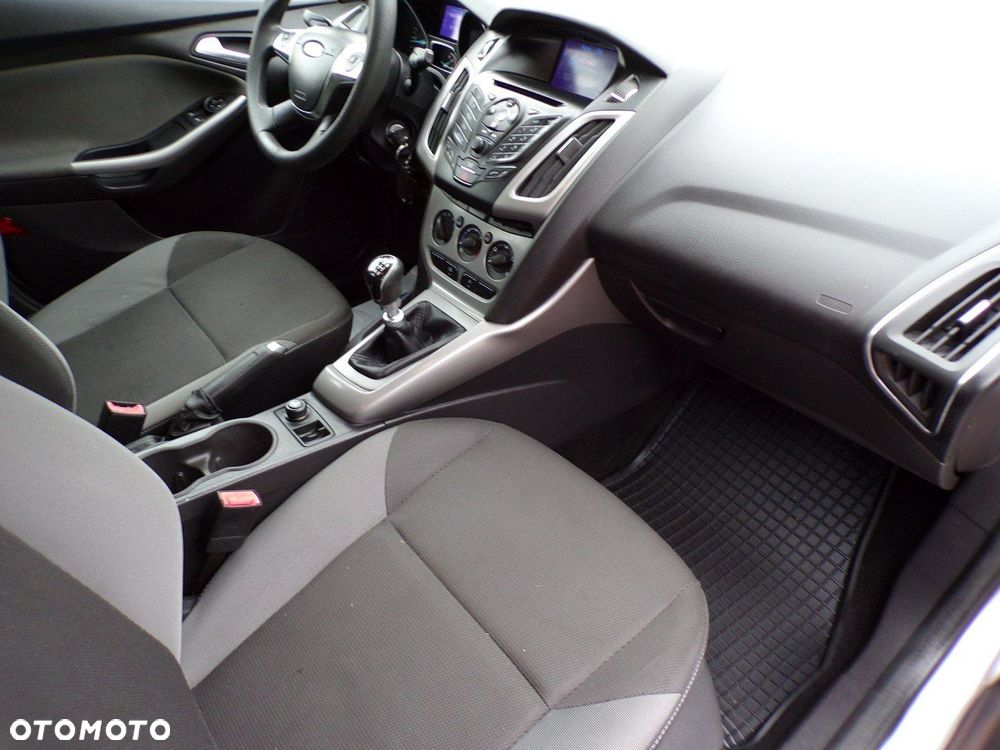 Ford Focus - 24