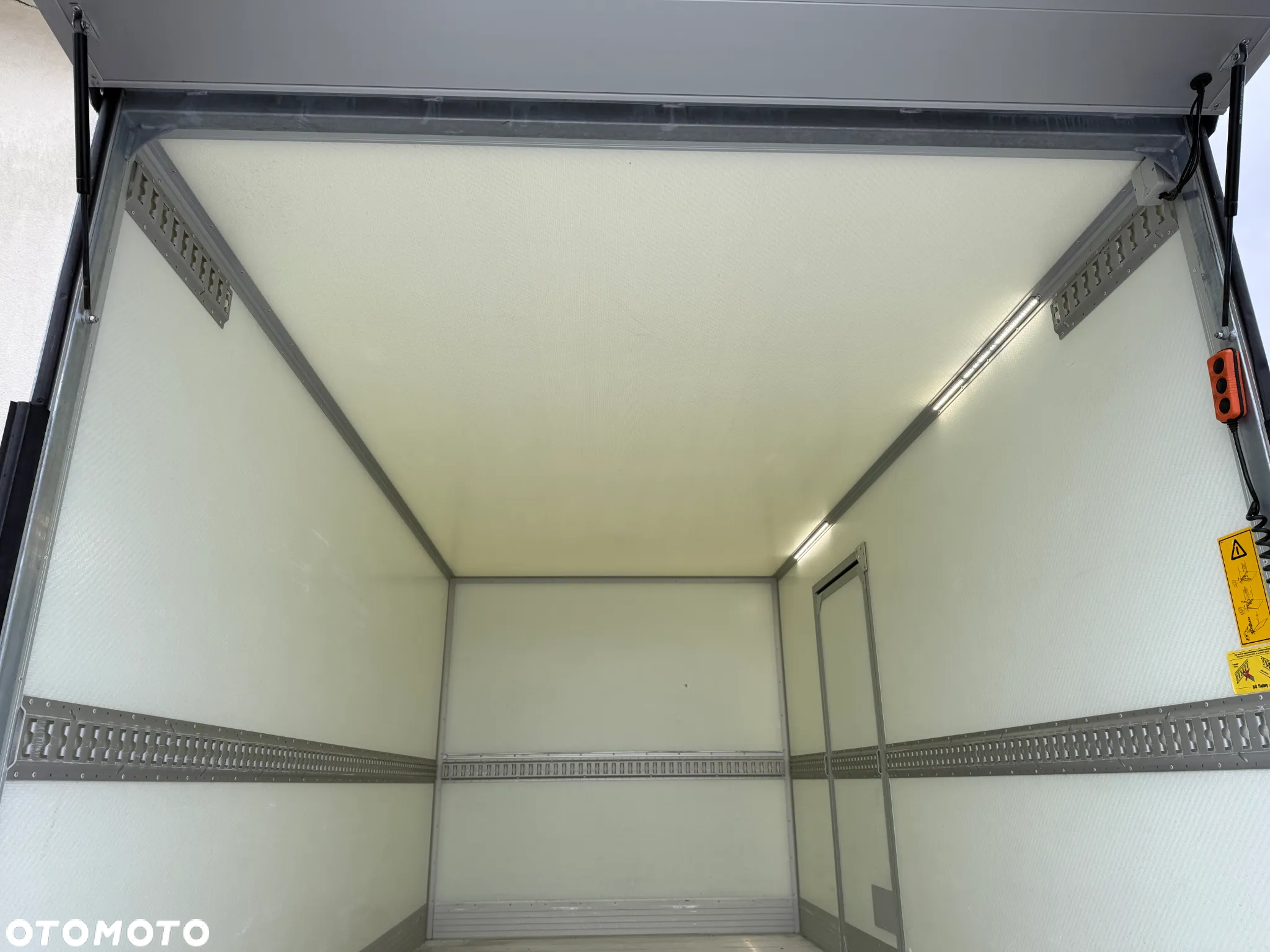 Mercedes-Benz Sprinter 3.0 V6 Izoterma Winda - 11