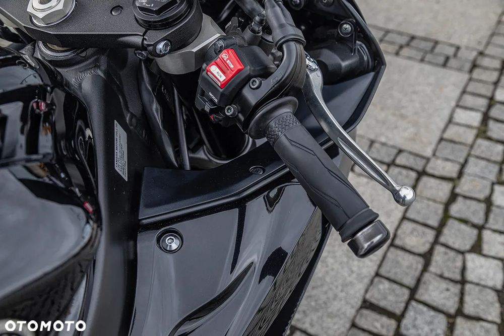 Yamaha R6 - 30