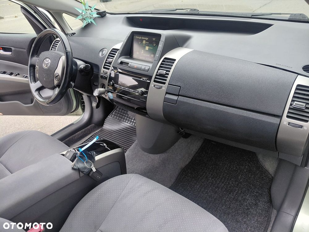 Toyota Prius 1.5 VVT-i Sol - 7