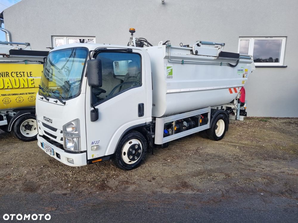 Isuzu M55 - 1