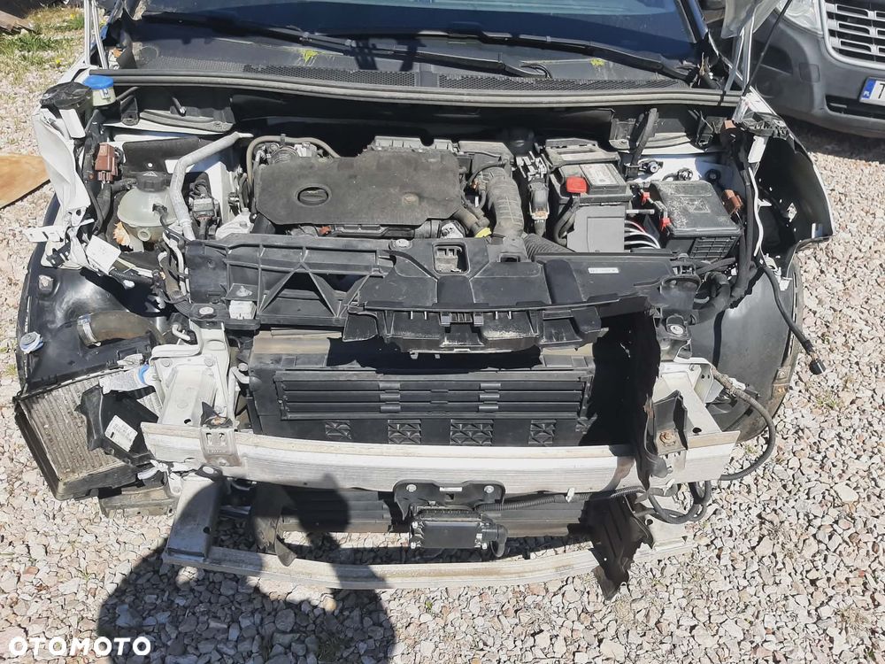 Peugeot 5008 BlueHDi 130 EAT8 Active - 12